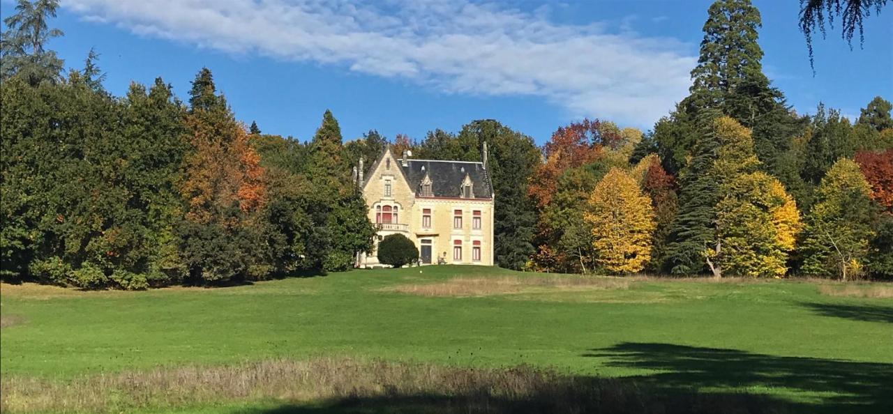 Chateau La Thuiliere Saint-Front-de-Pradoux Exteriér fotografie