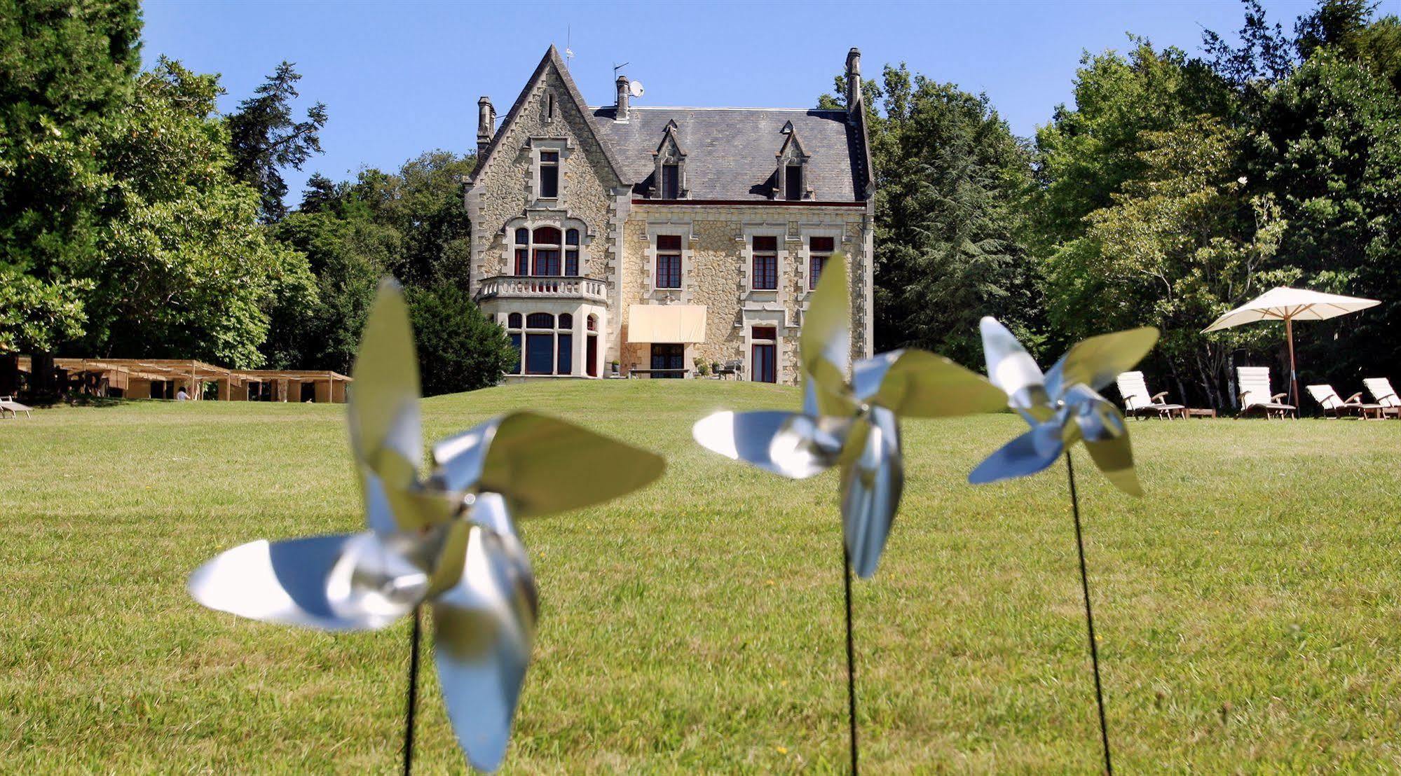 Chateau La Thuiliere Saint-Front-de-Pradoux Exteriér fotografie